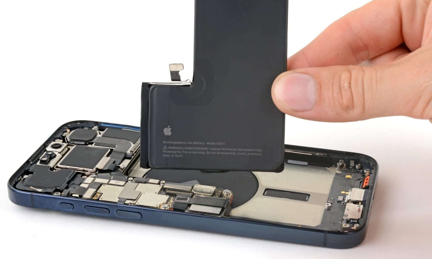 iPhone 16 Pro Batarya Değişimi