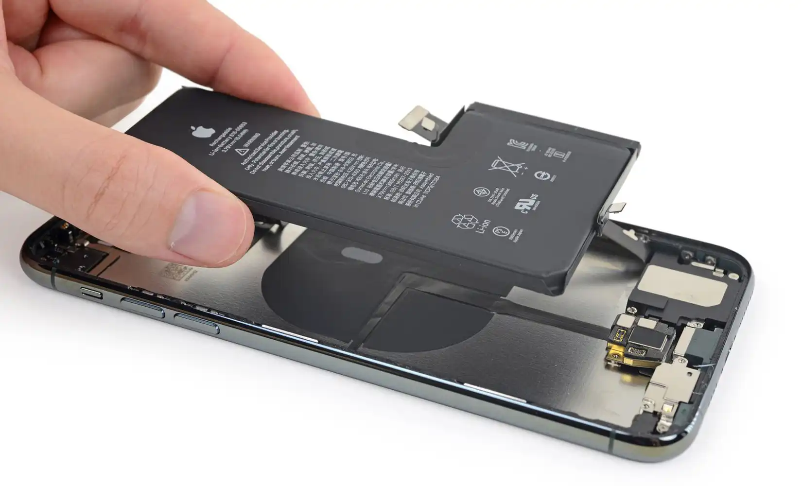 iPhone 16 Batarya Değişimi